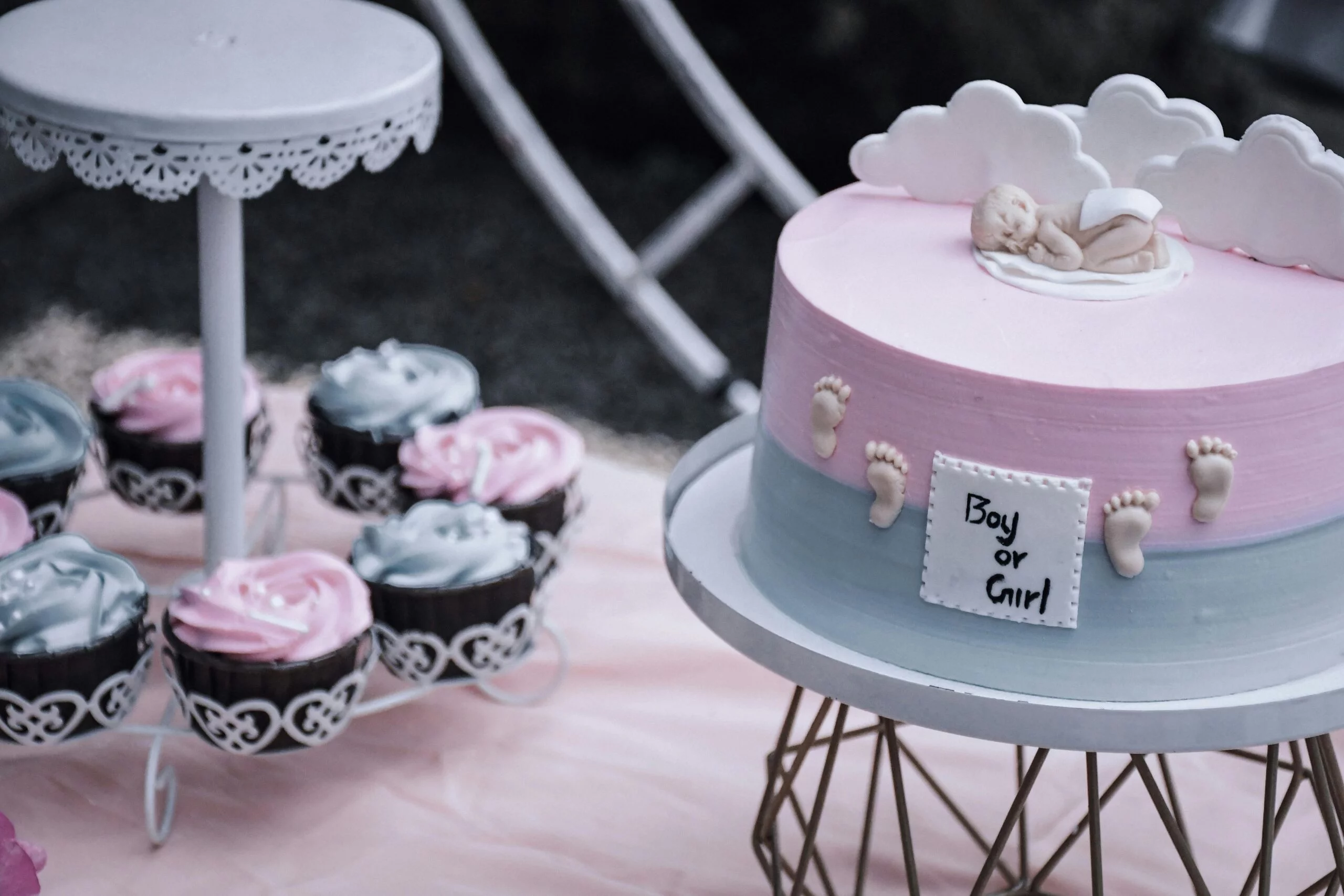baby-shower Baby shower fête prénatale gender reveal découverte sexe bébé décoration fête ballon girl or boy event party organisation maiche morteau pontarlier Besançon suisse 