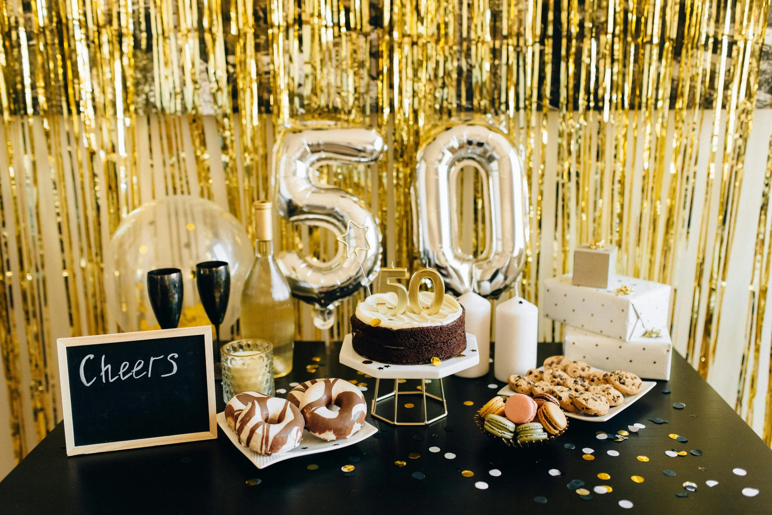 organisateur organisation décoration luxe fête fete anniversaire birthday luxury party ballon thème enfant adulte 50 ans cadeaux invités gâteau backdrop designer coin photo maiche morteau pontarlier Besançon suisse 