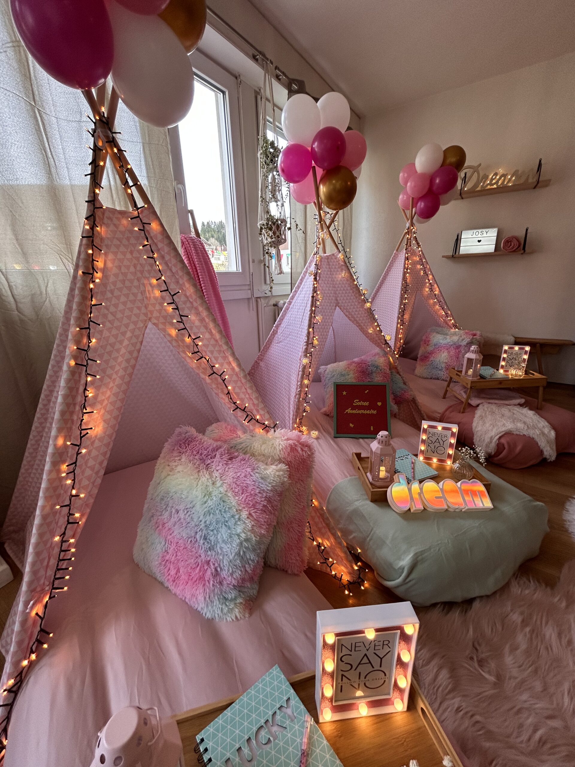 Location de tipis rose girly et arc en ciel pour fête anniversaire enfants 