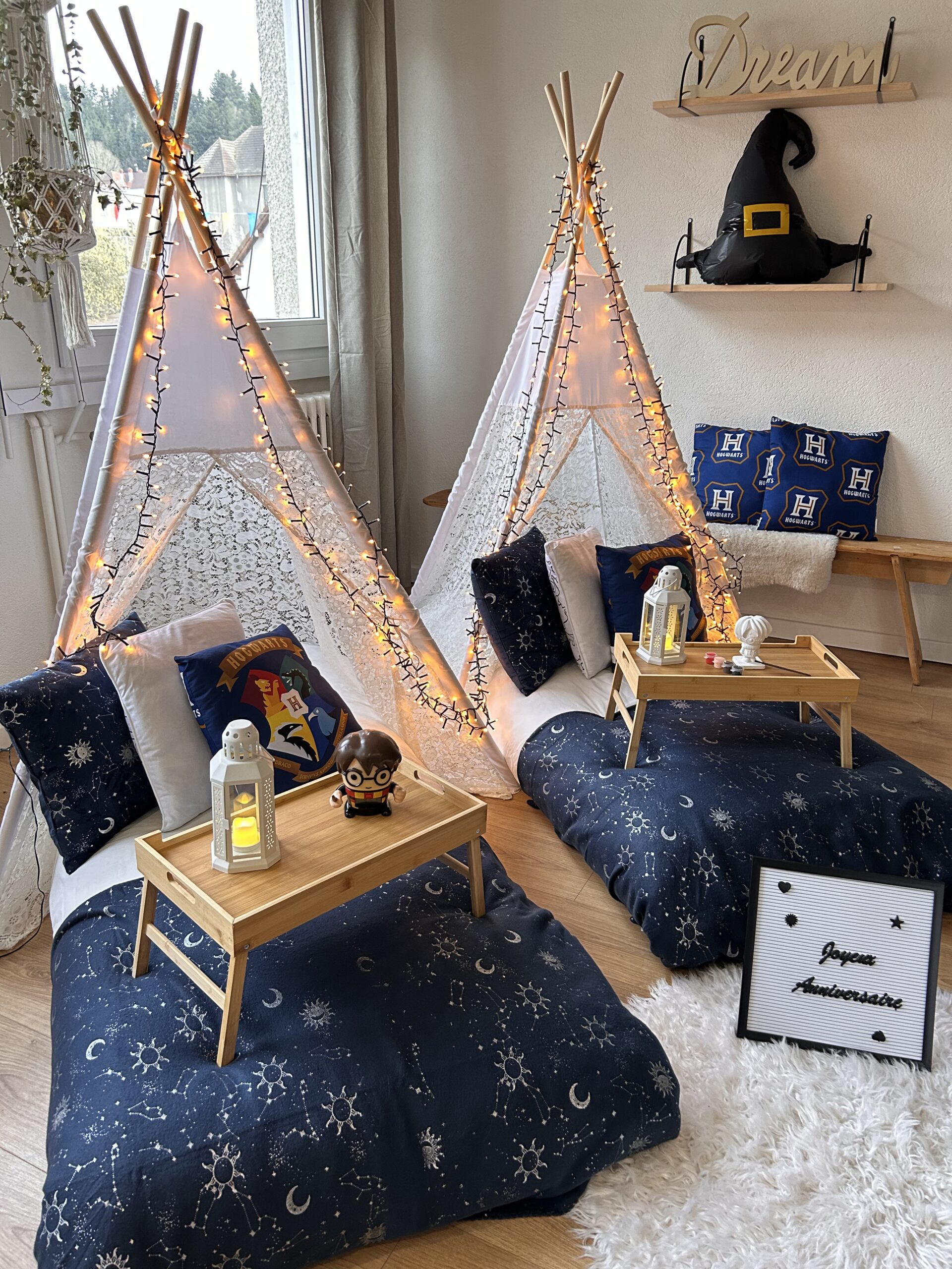 Location de tipis bleu thème exclusif inspiré Harry Potter et Poudlard pour fête anniversaire enfants fille et garçons